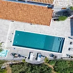 Luxurious Retreat In * Jesenice (Split-Dalmatia)