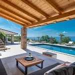 Luxurious Retreat In * Jesenice (Split-Dalmatia)