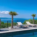Luxurious Retreat In * Jesenice (Split-Dalmatia)
