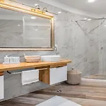 Luxurious Retreat In * Jesenice (Split-Dalmatia)