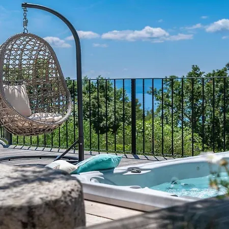 Luxurious Retreat In Jesenice Jesenice (Split-Dalmatia)