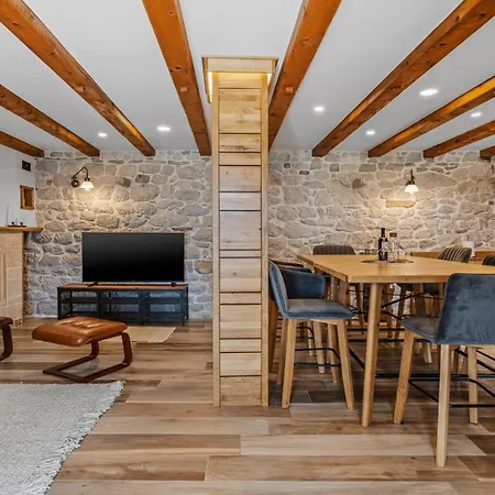 Villa Luxurious Retreat In Jesenice (Split-Dalmatia)