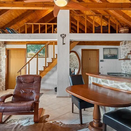 Villa Luxurious Retreat In *